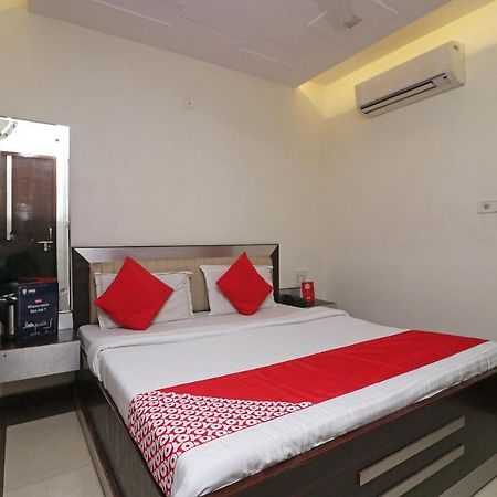 Oyo 24723 Hotel Atul Palace アーグラ エクステリア 写真