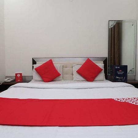 Oyo 24723 Hotel Atul Palace アーグラ エクステリア 写真