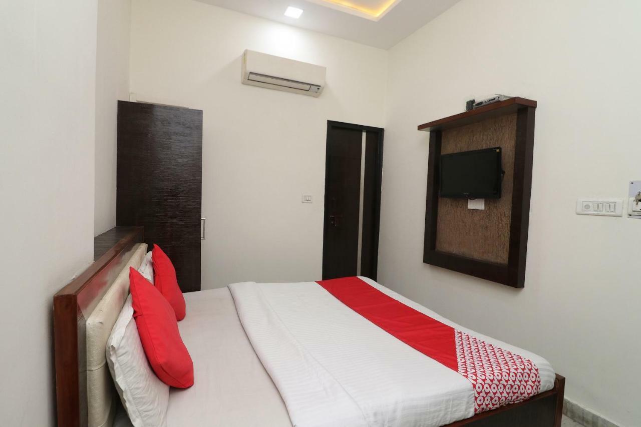 Oyo 24723 Hotel Atul Palace アーグラ エクステリア 写真